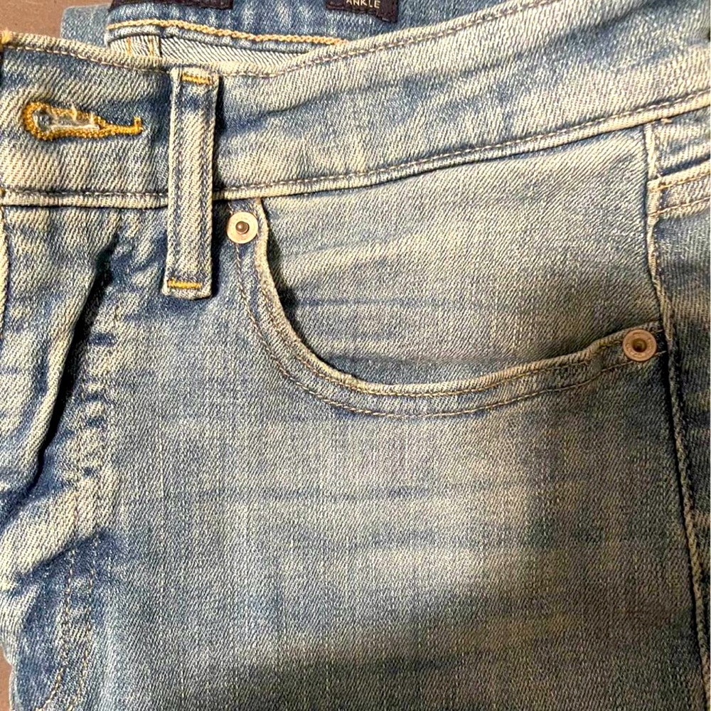 Lucky Brand Jeans 🍀 BRAND NEW WOT,To big for me,just want some of my $ back!